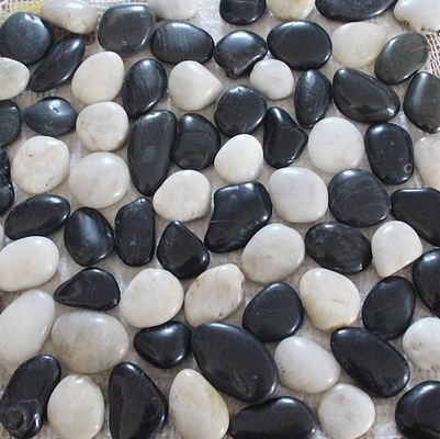 China White Mixed Black Pebble Mosaic,Polished Cobble Stone On Mesh,River Stone Mosaic Sheet,Meshed Pebbles supplier